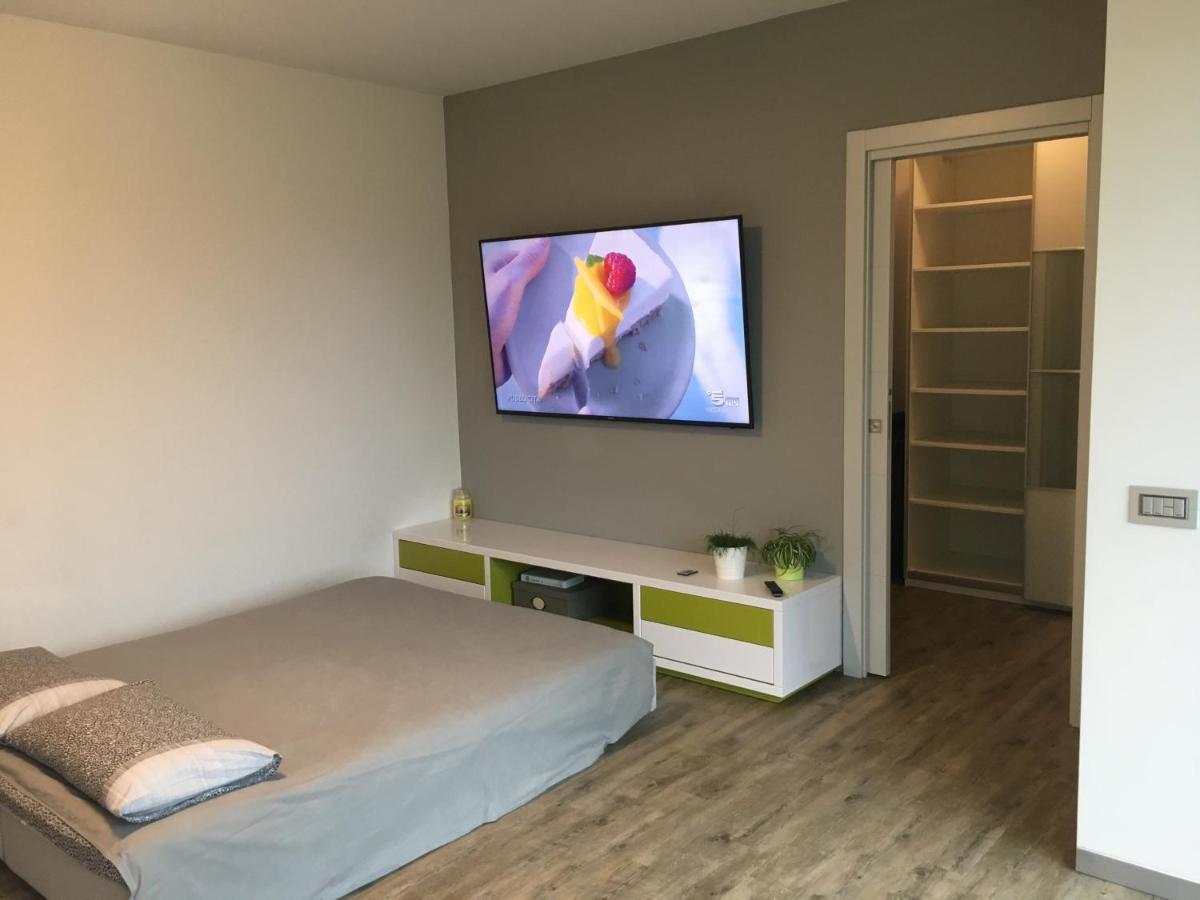 B&B Arcobaleno Longone al Segrino Exteriör bild